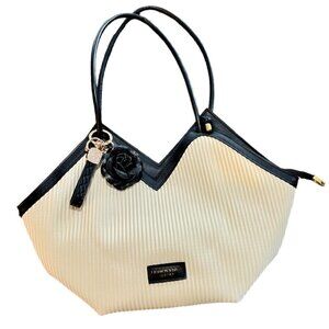 Heart Shaped Lips Puffy Vegan Leather Squeeze Bag with Black Rose Bag Charm